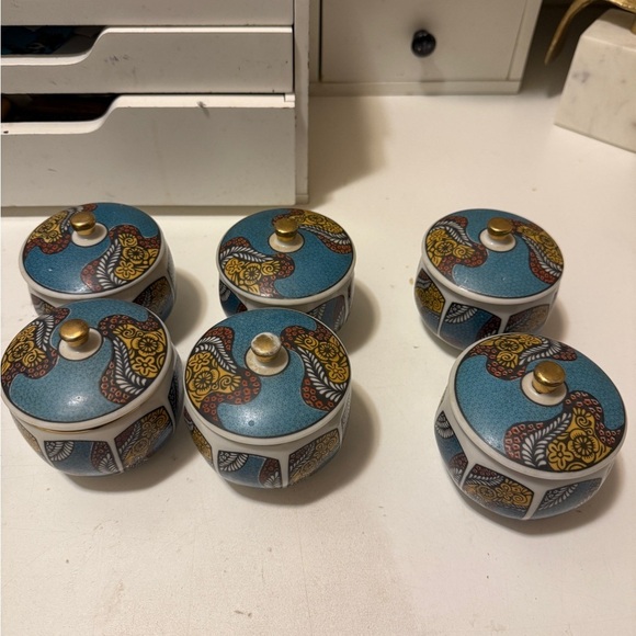 Golden Apricot Other - Golden Apricot fine china vintage 6 pices with tops